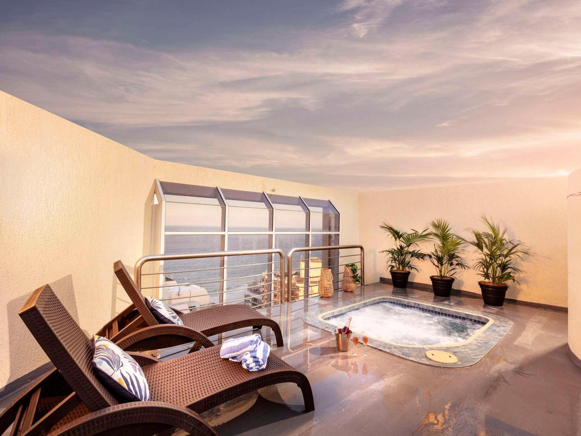Novotel Surfers Paradise Gold Coast Ngoại thất bức ảnh